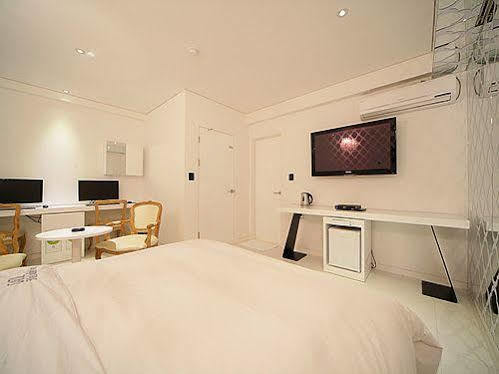 Sinchon Hotel Gaeul Seúl Exterior foto